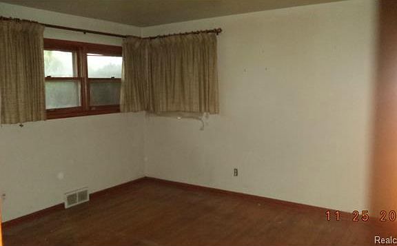 5th image of 4135 10th St