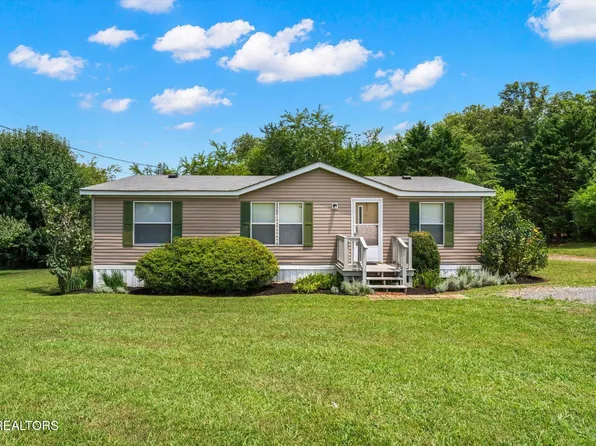 2764 Roberts Rd, Kodak, TN 37764