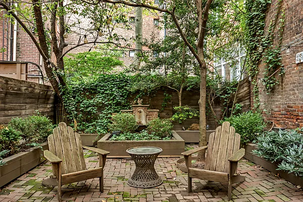 Rented by Compass | media 23