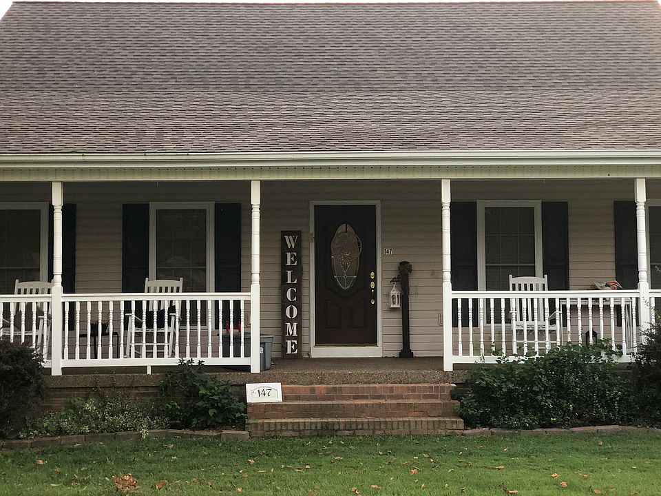 Amazing front porch!