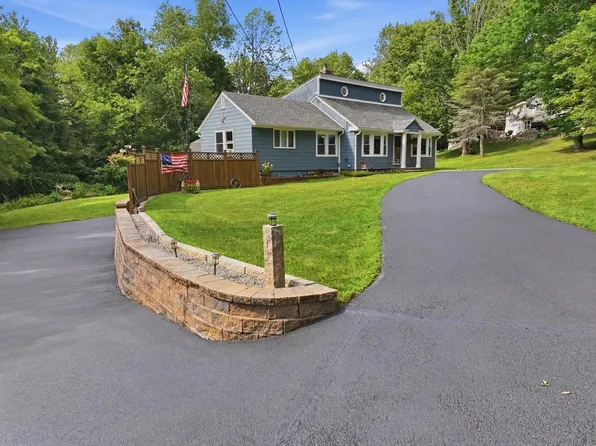 39 Stafford St, Charlton, MA 01507