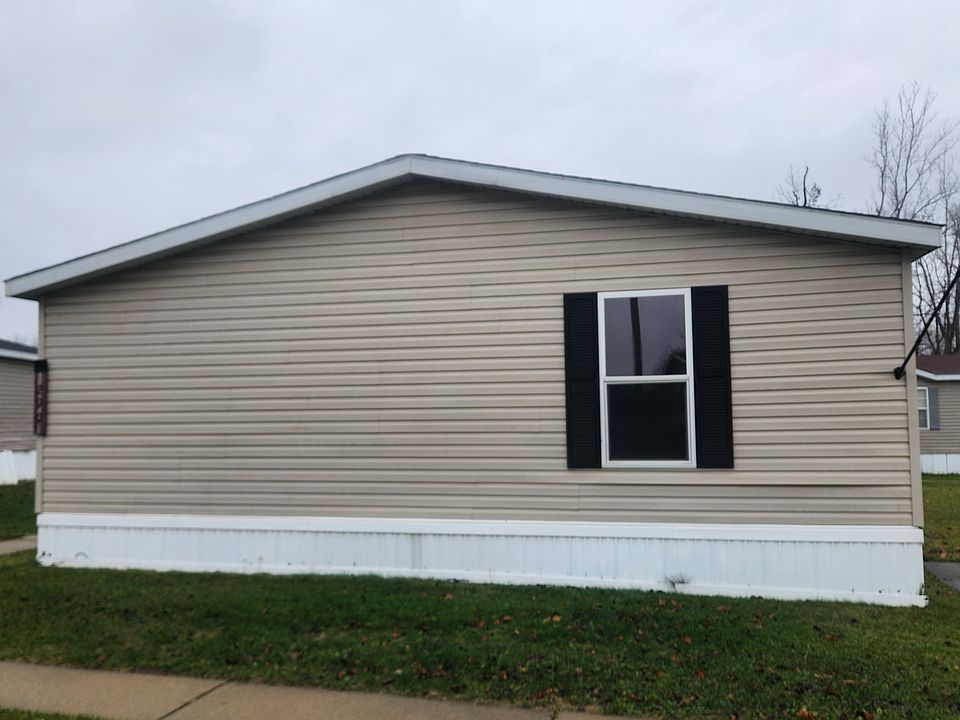 1st image of 290 Jaclyn Blvd #290