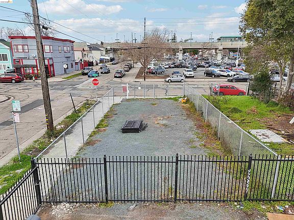 4th image of 1495 5th St