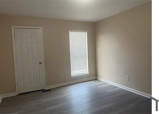 403 Arnold Rd — Photo 2