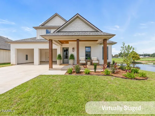 102 Carriage Lakes Dr, Broussard, LA 70518