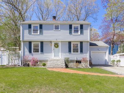 587 Greendale Ave, Needham, MA, 02492