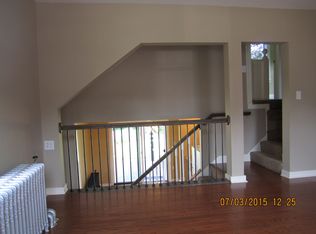 1155 Oak Street, dubuque, IA 52003