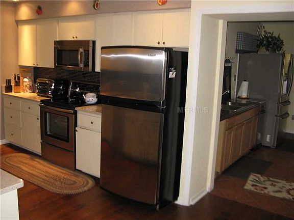 3rd image of 5090 Parkridge Ct