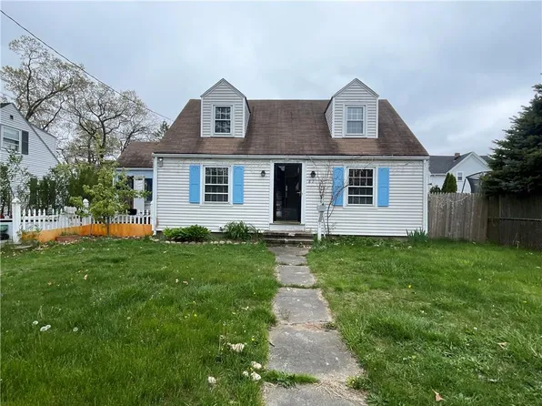 82 Massachusetts Ave, Warwick, RI 02888