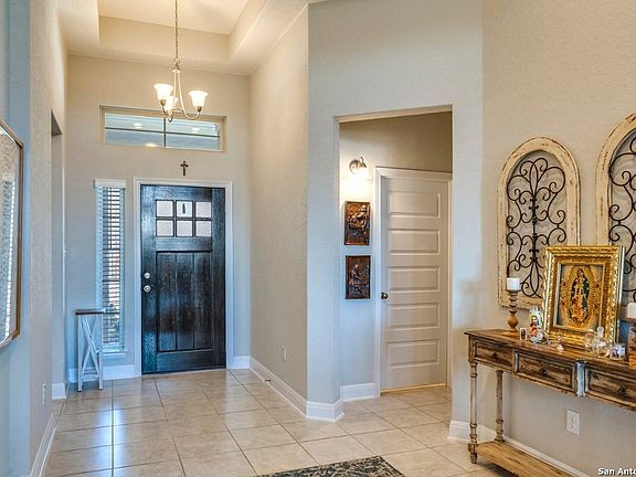 3rd image of 709 Oitavos Street