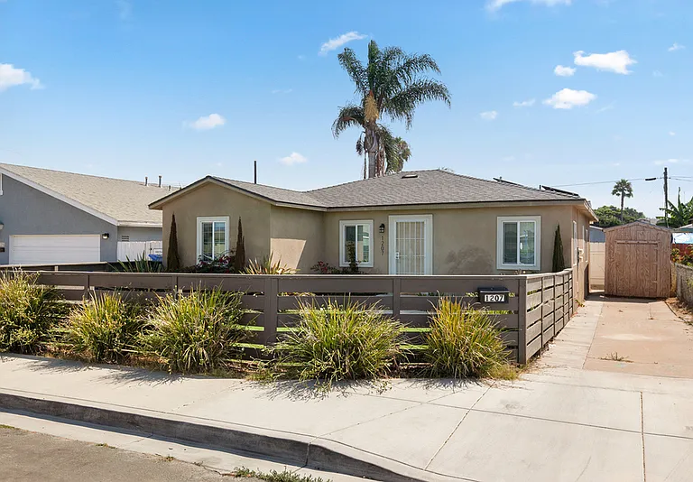 1207 Florence St — Photo 21