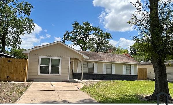 1st image of 2822 Tidewater Dr