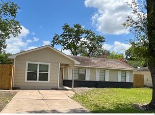 2822 Tidewater Dr, Houston, TX 77045