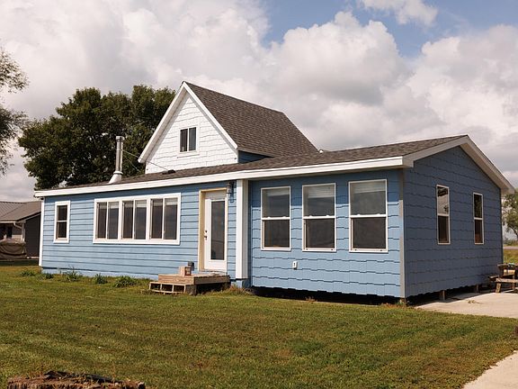 4th image of 114 N Lake Dr