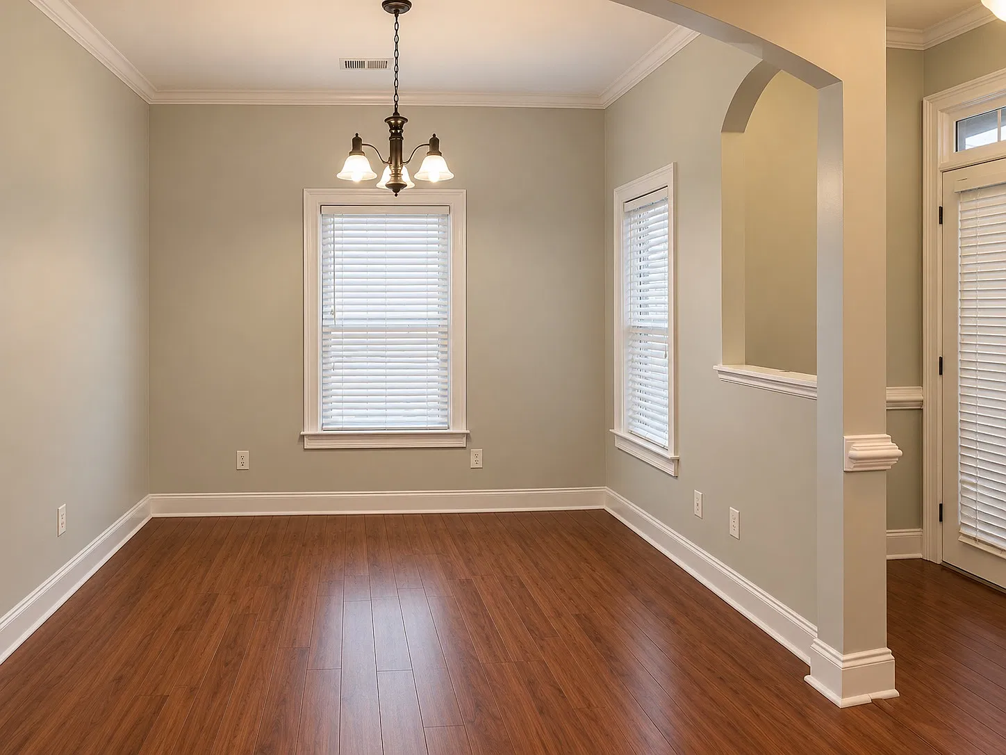 4 bed, 2.5 bath, 2303 sqft, $2,200 — Photo 3