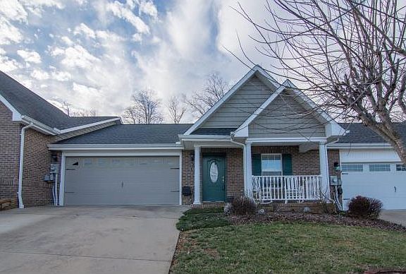 2nd image of 229 Bridgewater Ct