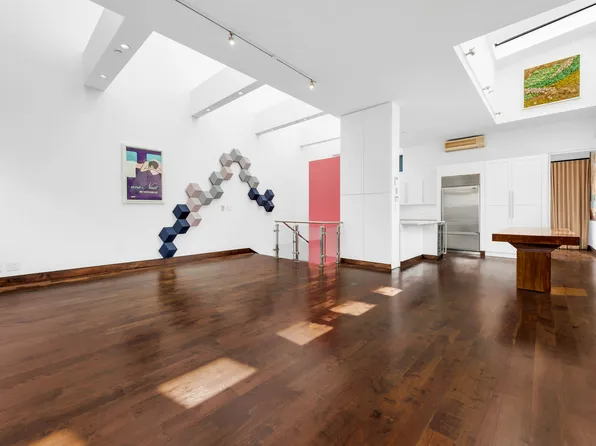 554 Broome Street image 9 of 13