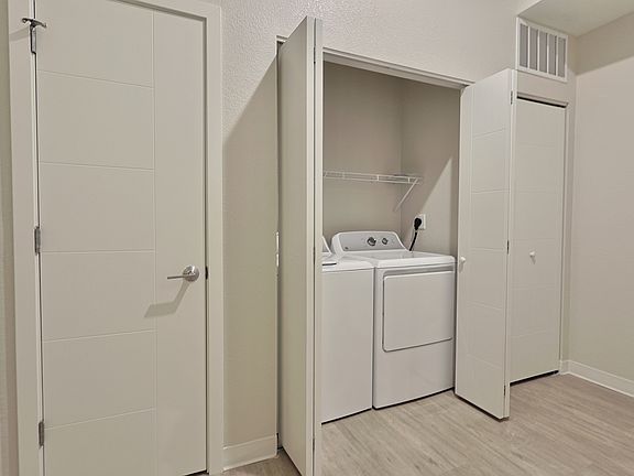 4th image of 727 Poyntz Ave APT 305