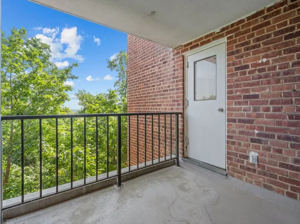 4525 Henry Hudson Parkway West image 17 of 22