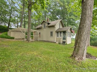 10998 E Carlton Center Rd, Woodland, MI 48897