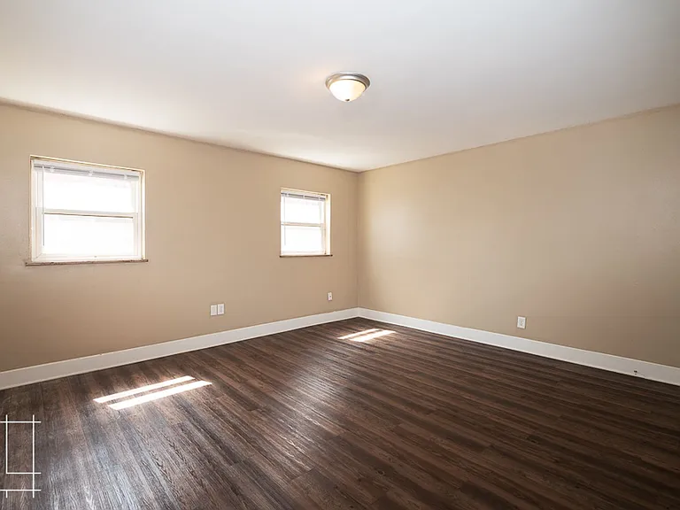 866 N. High St. — Photo 9