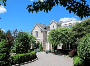 2 Halsey Ln, Closter, NJ 07624