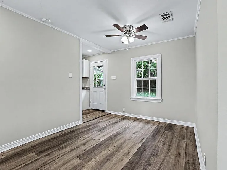 221 W Taylor St — Photo 20