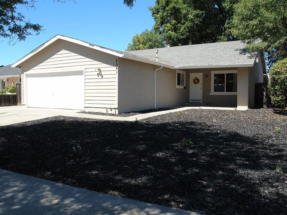 1st image of 2541 Coconut Dr