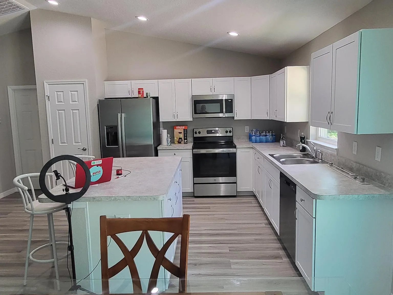 3 bed, 1399 sqft, $1,700 — Photo 2