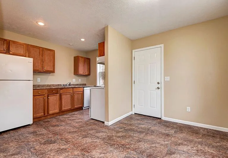 652 N Belview Ave #B — Photo 4