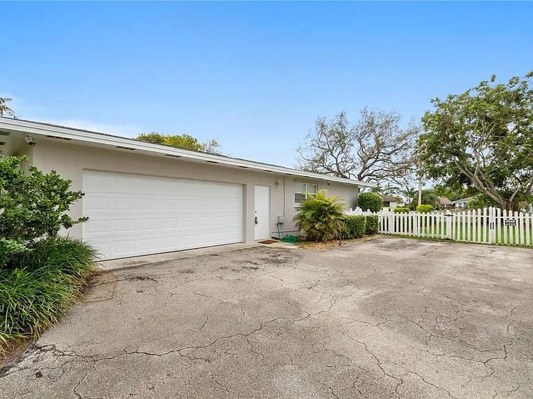 16220 SW 88th Ave — Photo 10