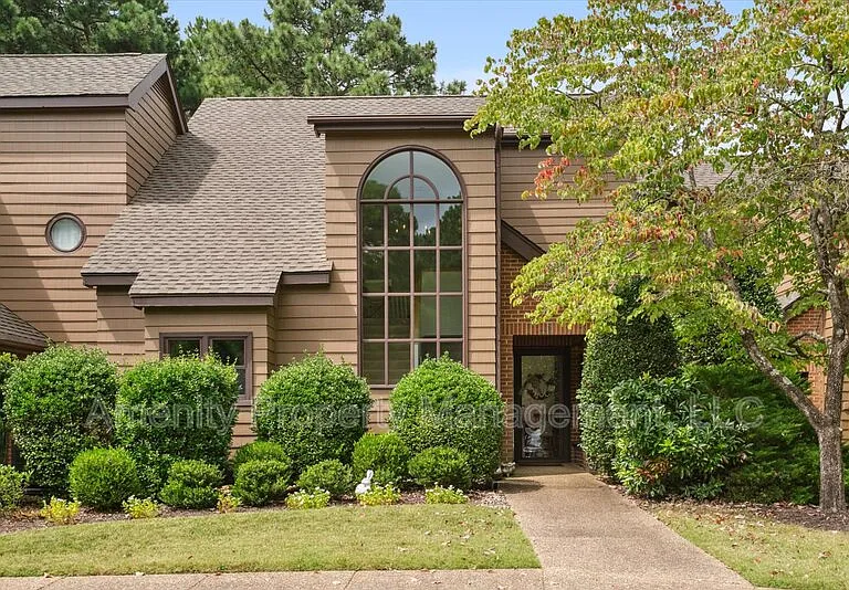 258 Archers Mead — Photo 1