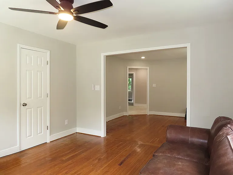1215 Kent St — Photo 4