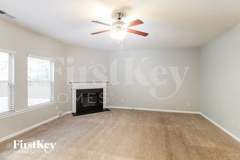 Building Photo - 423 Fredrick Dr