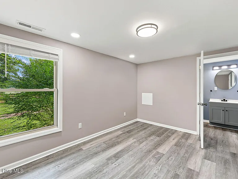 3065 State Highway 55 W — Photo 23