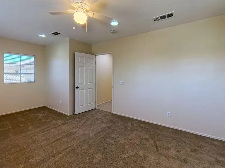 2226 Willowbrook Ln — Photo 17