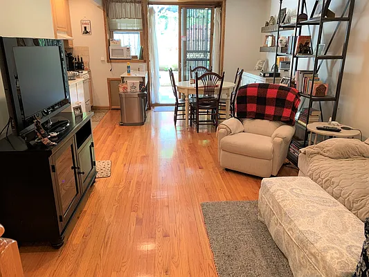 Rented by Corcoran | media 23