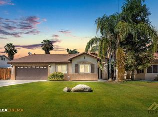 8318 Windjammer Dr, Bakersfield, CA 93312