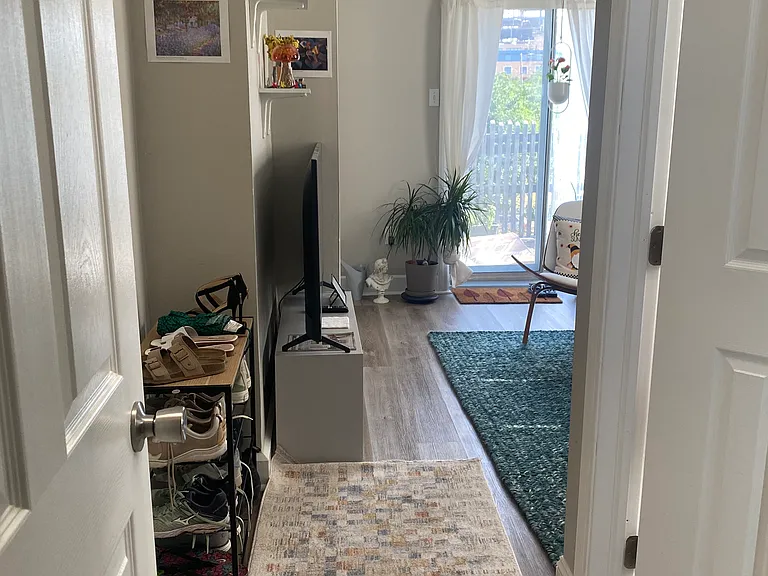 3222 Powelton Ave #3F — Photo 3