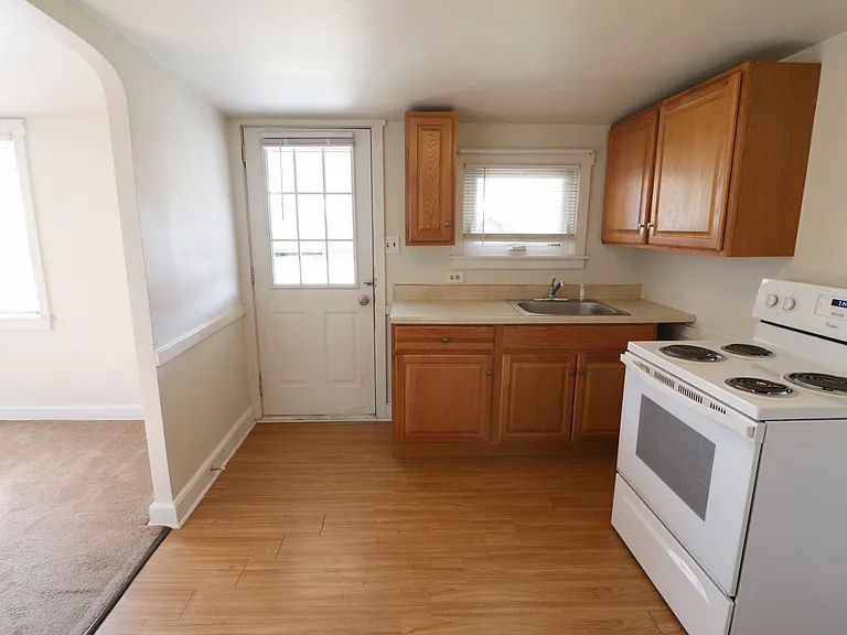 15 Akron Rd #A — Photo 5