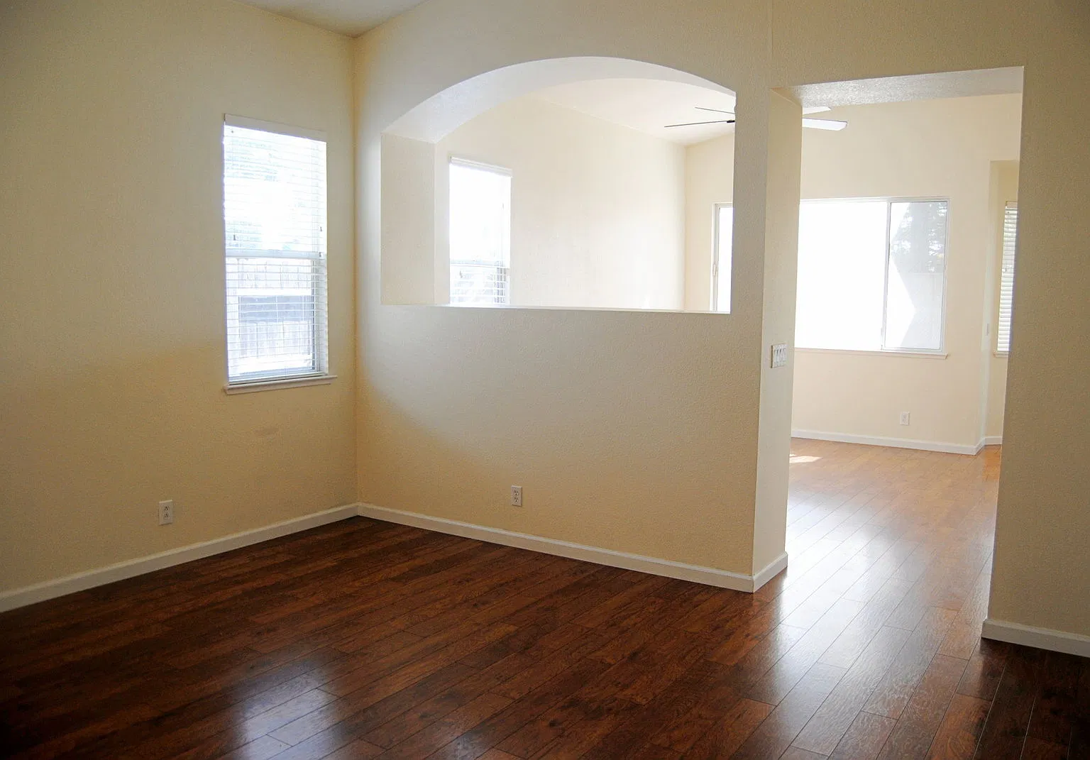 3 bed, 2.0 bath, 1457 sqft, $2,595 — Photo 3