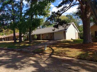 2476 Oak Grove Ln, Jackson, MS 39212