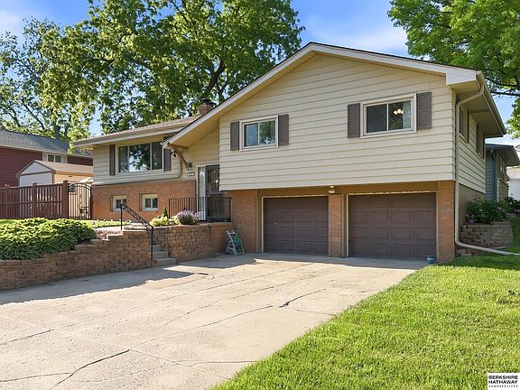 3rd image of 4452 Shady Lane Cir