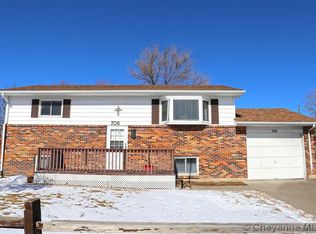 706 New Bedford Dr, Cheyenne, WY 82009