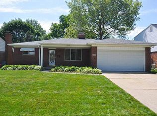 34749 Bristol St, Livonia, MI 48154