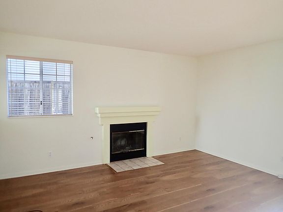 5th image of 4366 Willow Glen St