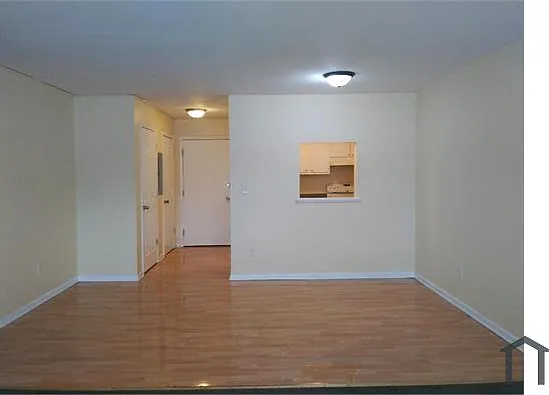 1116 Irving Ave #101 — Photo 4