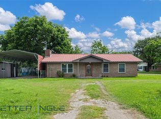 111 McAnally Dr, Mabank, TX 75147