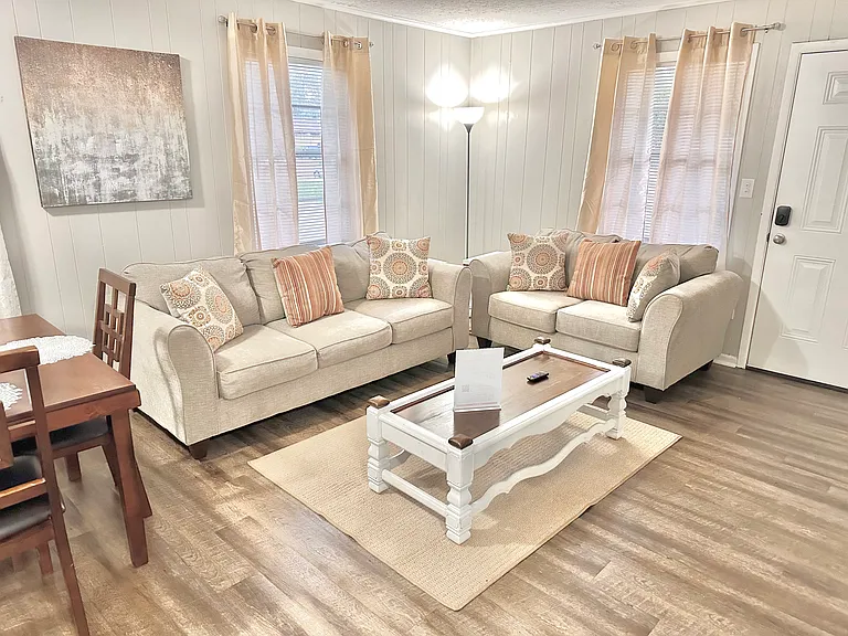 200 Catherine St #13C — Photo 10