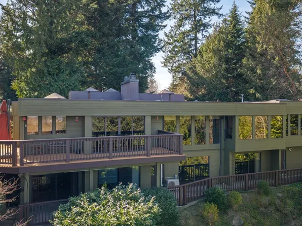 2340 Spring Rd, Campbell River, BC V9W 5K8